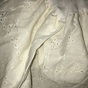 Embroidered style romantic bed skirt